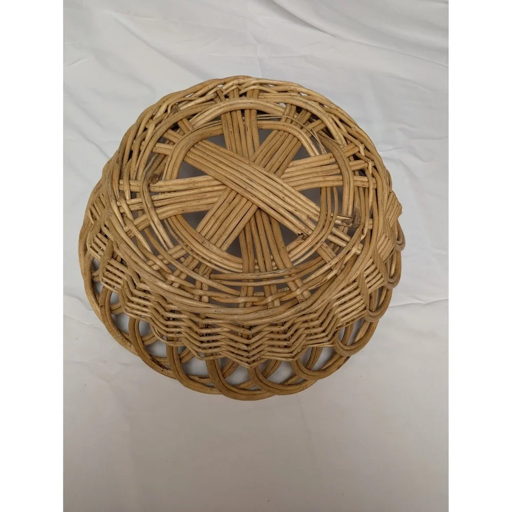 Large Woven Wicker Basket Large Scalloped Round Decorative Bowl